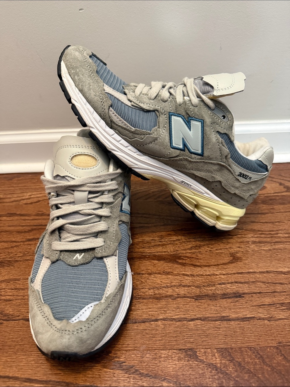 New Balance 2002R Protection Pack Mirage Gray US Men's Size 9 M2002RDD
